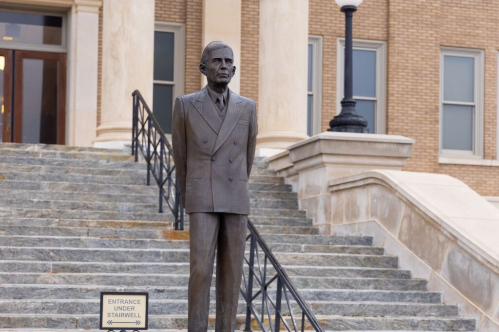 statue (2)