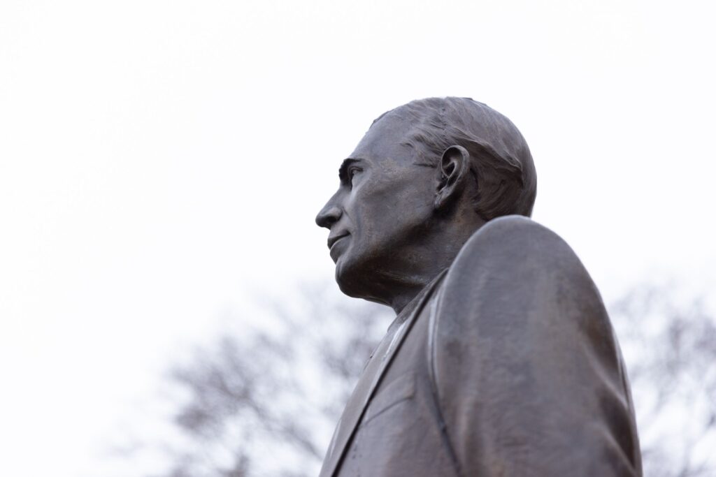 statue (3)